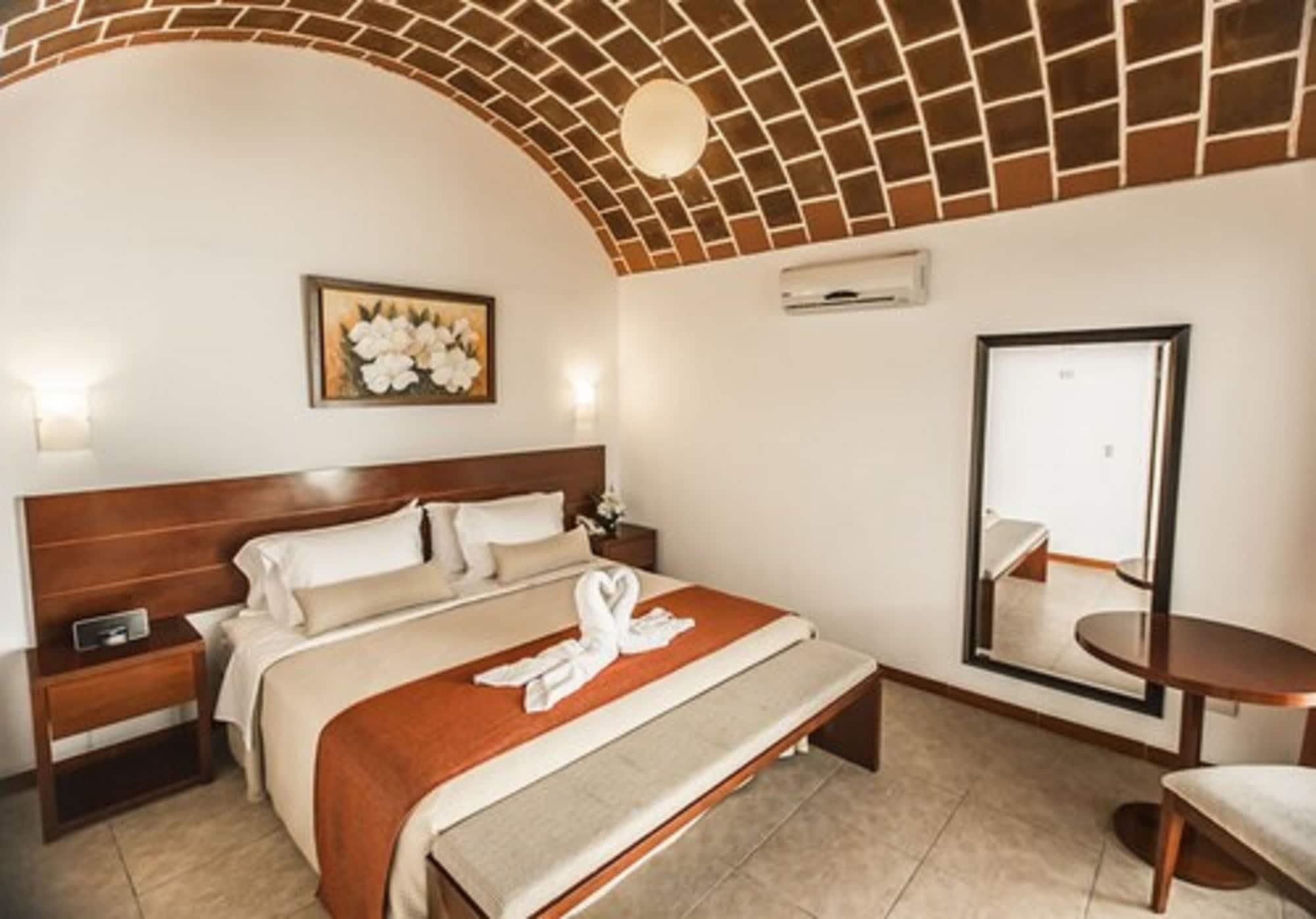 Hotel Las Dunas Ica Esterno foto